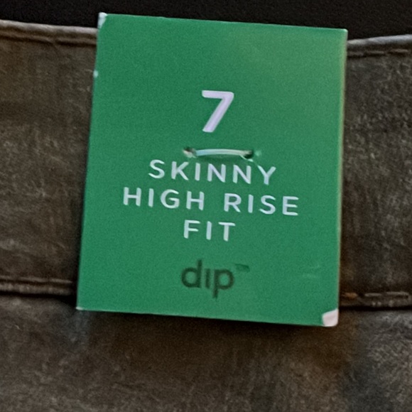DIP skinny fit high rise camo denim. Size 7 - Picture 11 of 12